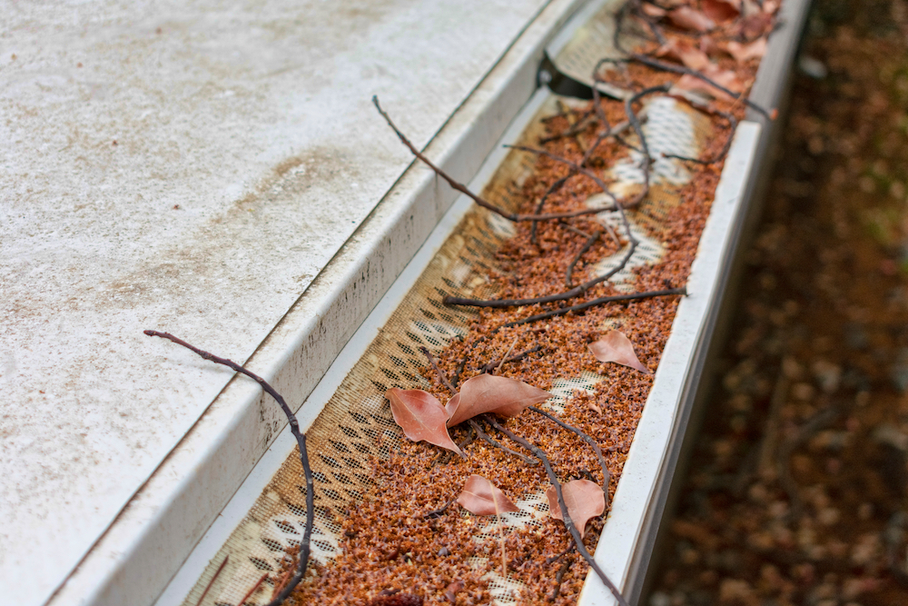 Clogged Gutter Screen - K-Guard Heartland